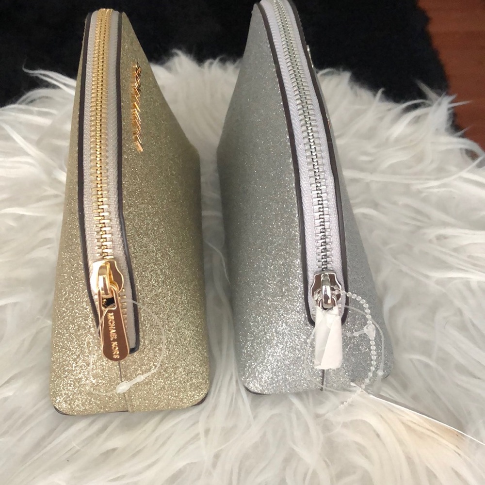 Michael Kors LG Travel Pouch Gold or Silver - Picture 6 of 8